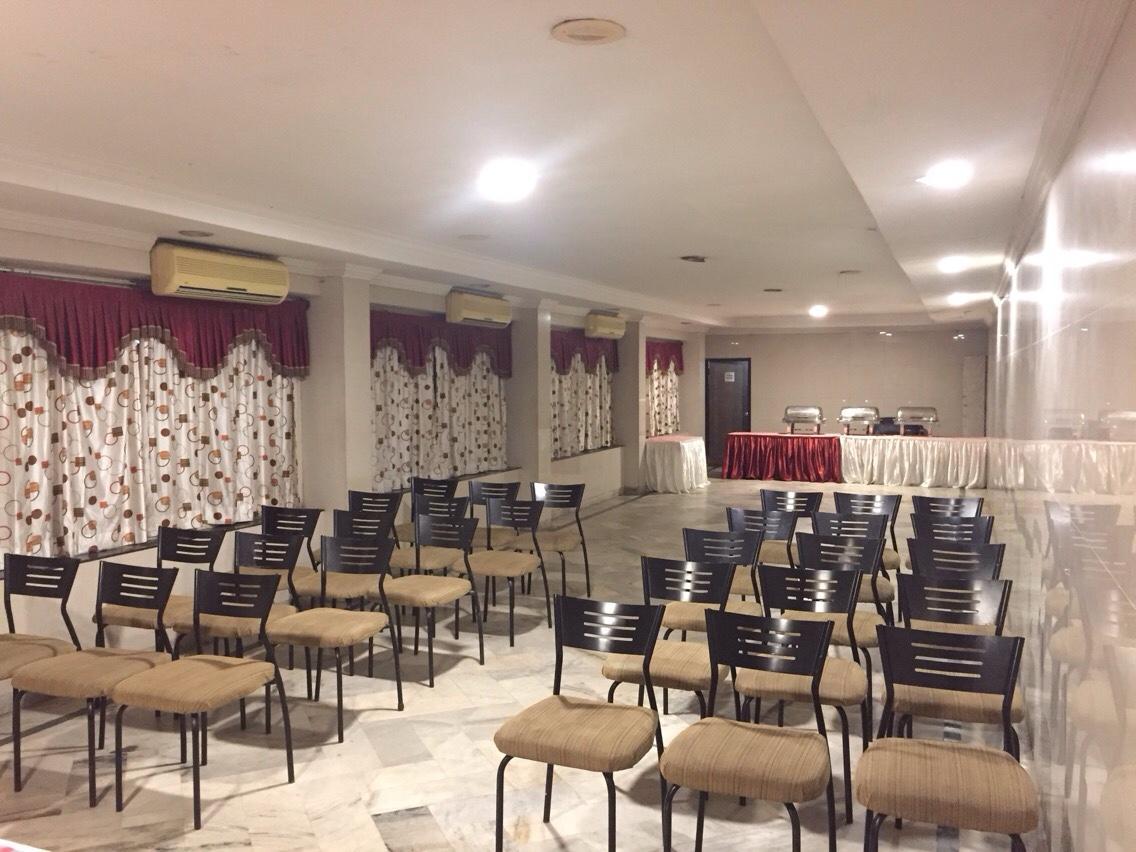 Sarovar Hotel Вишакхапатнам Экстерьер фото