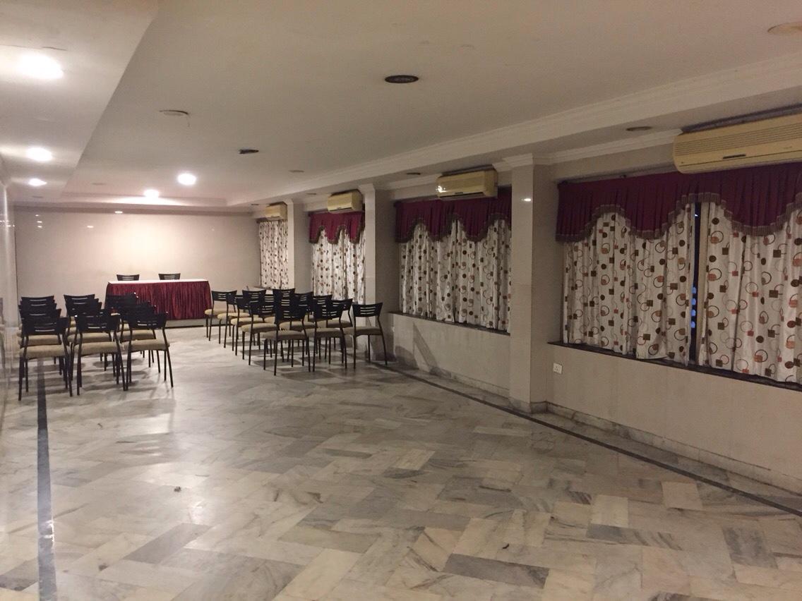 Sarovar Hotel Вишакхапатнам Экстерьер фото
